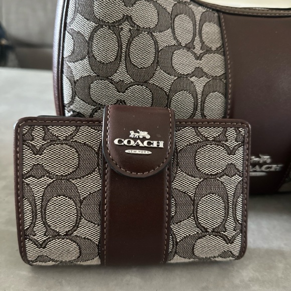 Coach Carmen Signature Hobo Bag, Matching Wallet & Card Case Set - Picture 2 of 8